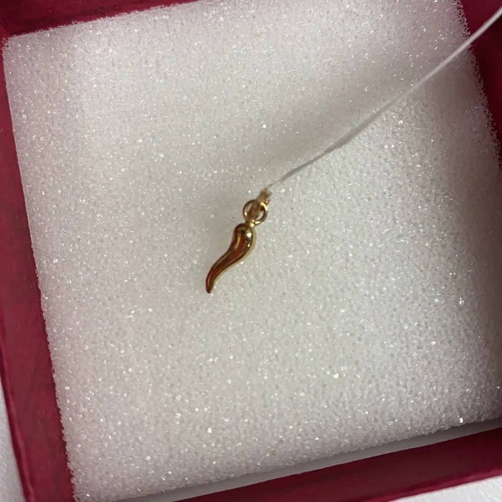 14k Italian Horn Charm - Picture 5 of 5